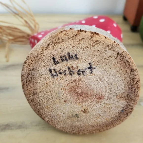 Lulu Herbert hand carved Navajo folk art chicken - Picture 6 of 6